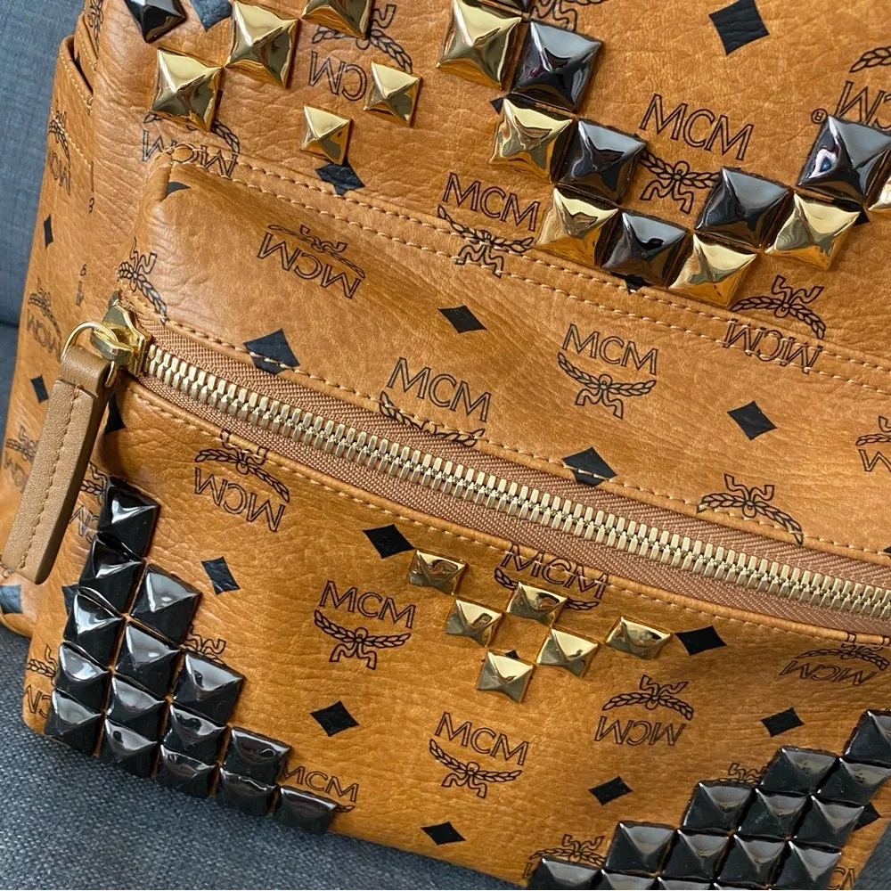 MCM large studded backpack classic style - Picture 3 of 11